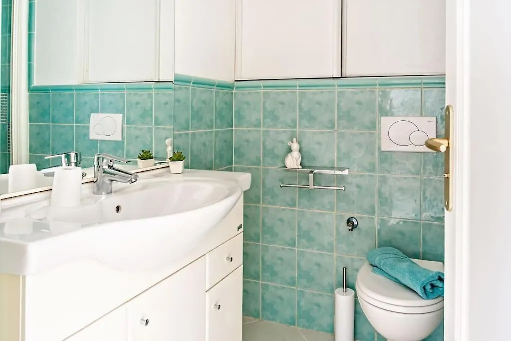 50 Meters From The Beach ! Best Location In Nice Apartment